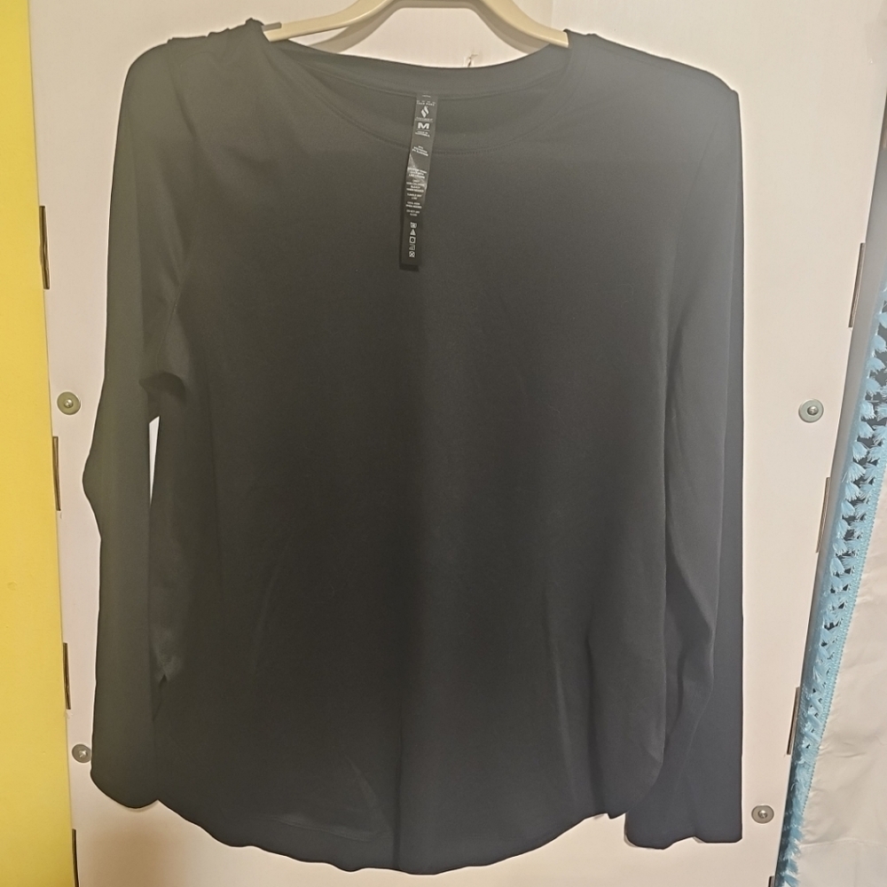 NWT Skechers Women's Size Medium Black Godri Swift Long Sleeve Tunic Crew Shirt
